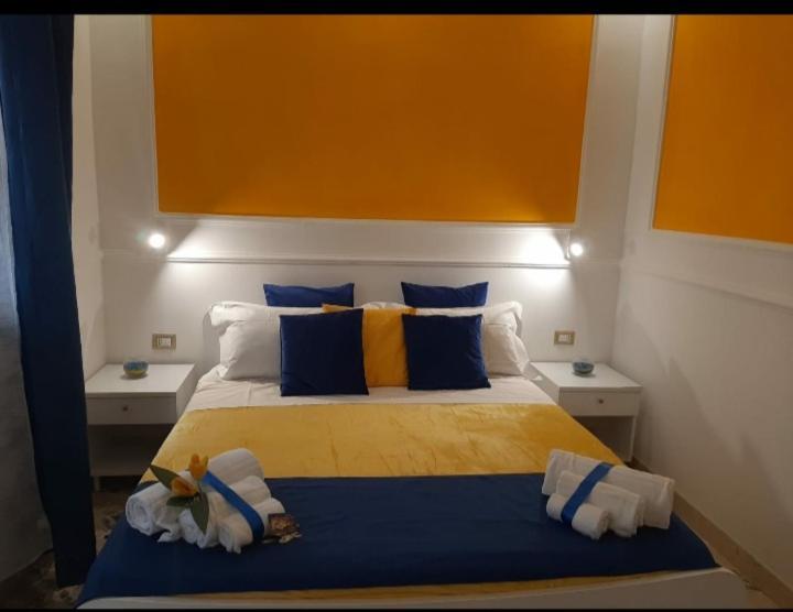 Politeama Center Bed & Breakfast Palermo Bagian luar foto