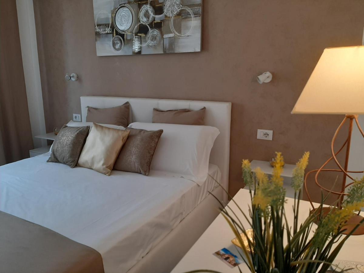 Politeama Center Bed & Breakfast Palermo Bagian luar foto