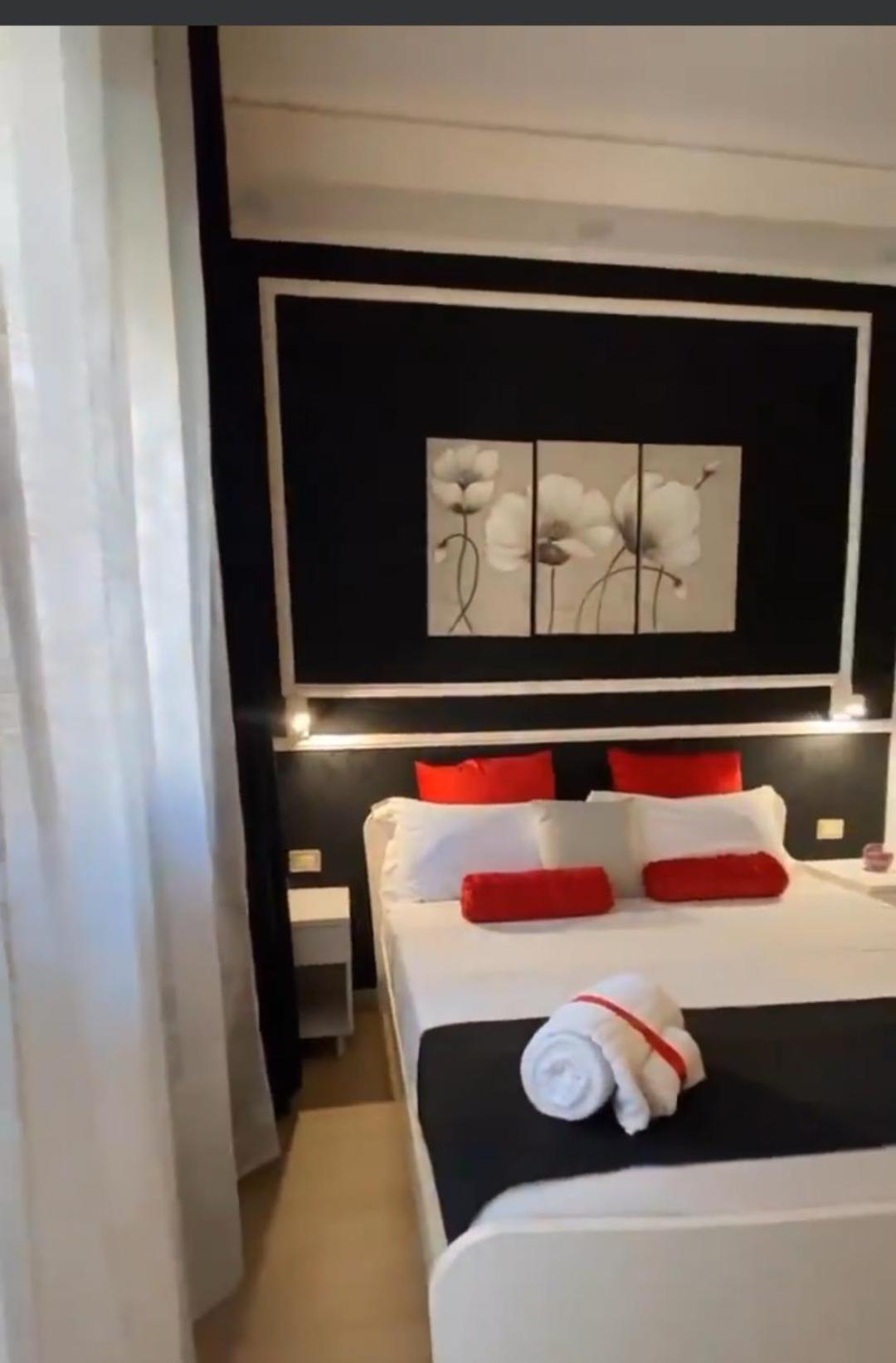 Politeama Center Bed & Breakfast Palermo Bagian luar foto